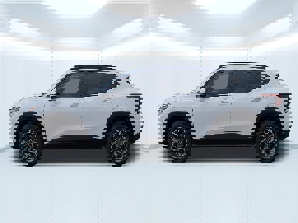 New 2026 Chevrolet Trax LT w/ Sunroof Package FWD image 2