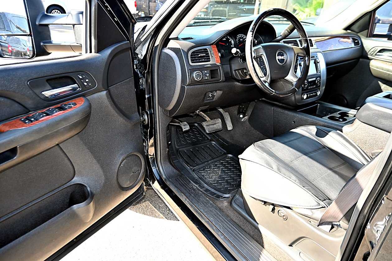 Used 2007 GMC Sierra 3500 SLT w/ Entertainment Package RWD image 20