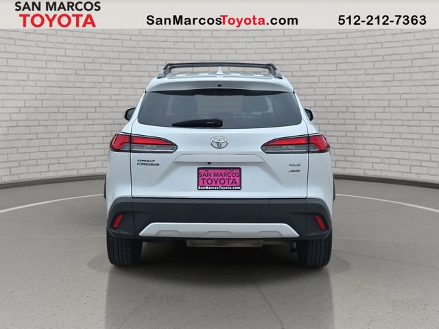 Used 2022 Toyota Corolla Cross XLE image 6