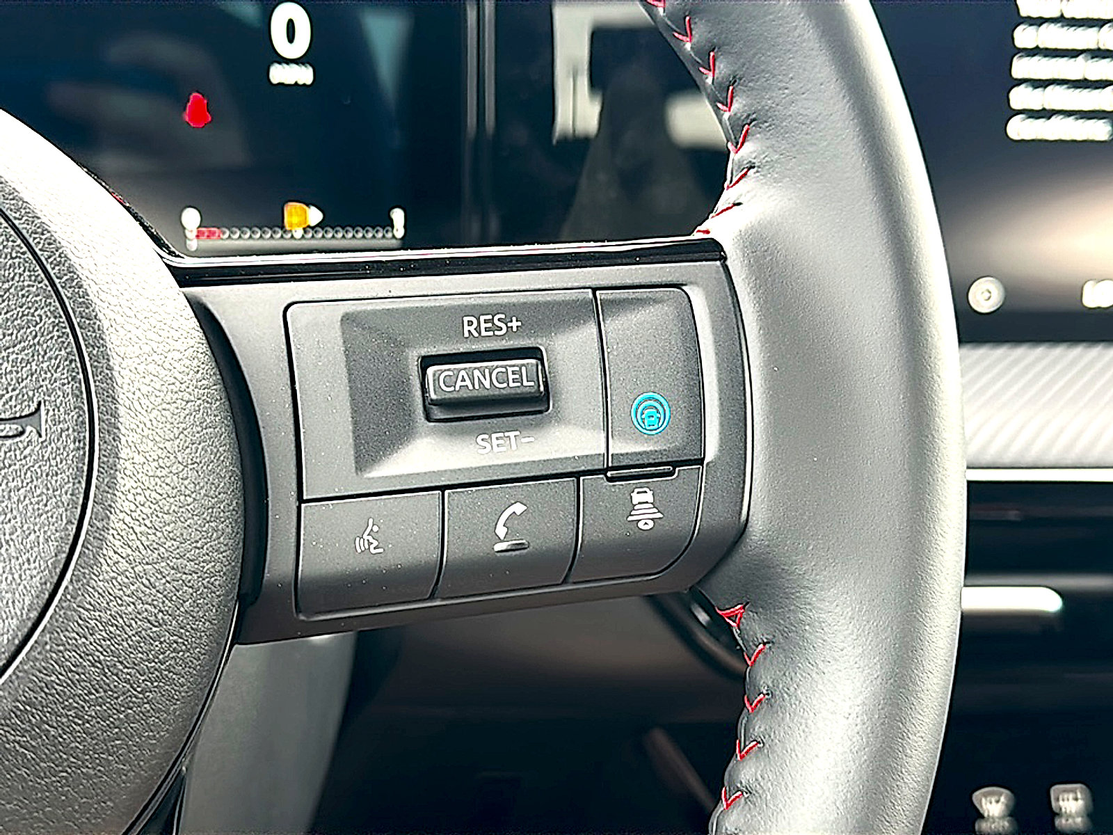 New 2026 Nissan Kicks SR w/ Cold Weather Package FWD image 18