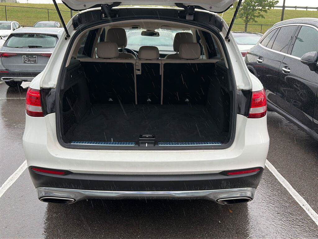 Used 2016 Mercedes-Benz GLC 300 image 3