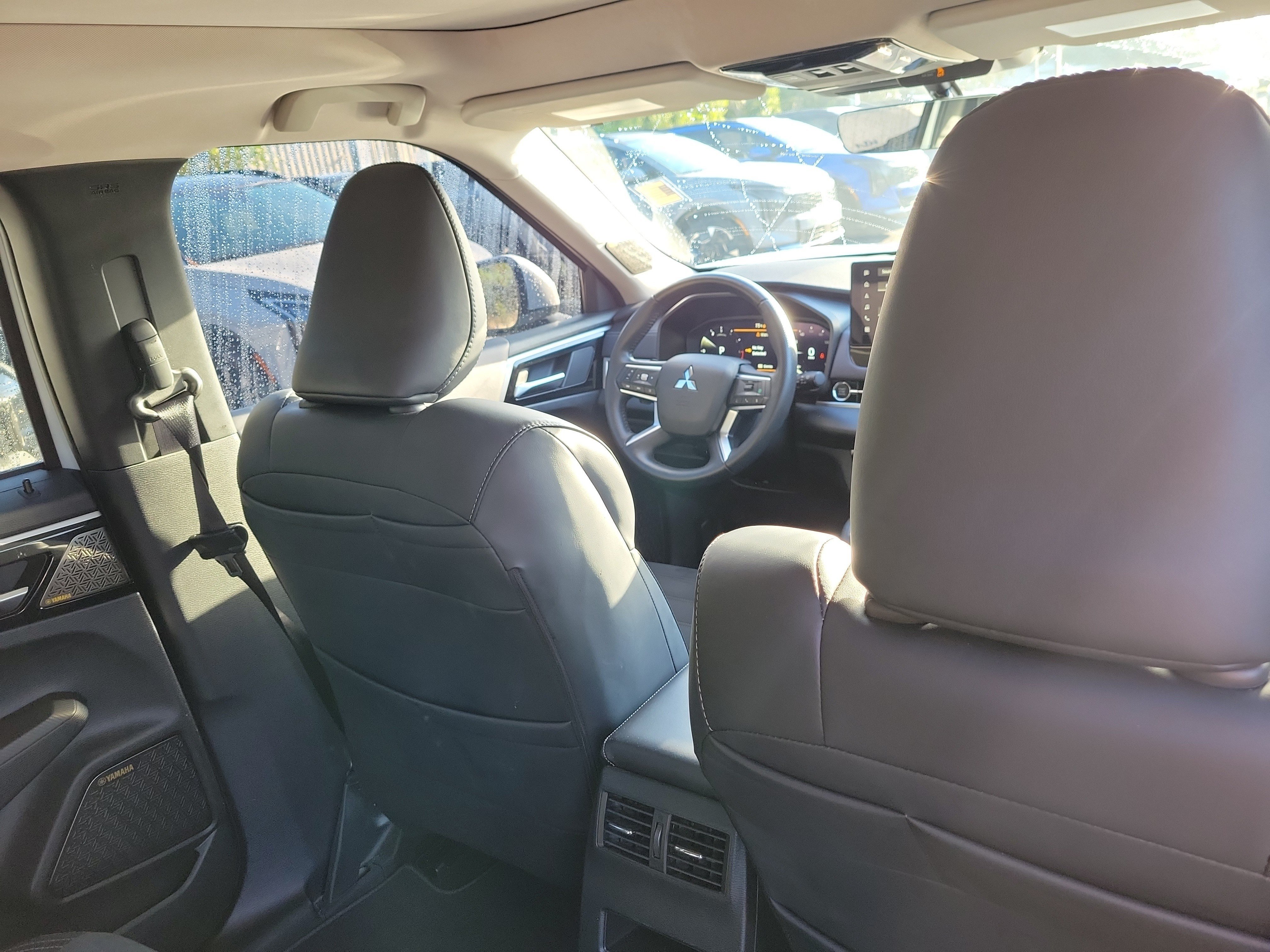 Used 2025 Mitsubishi Outlander SE FWD image 13
