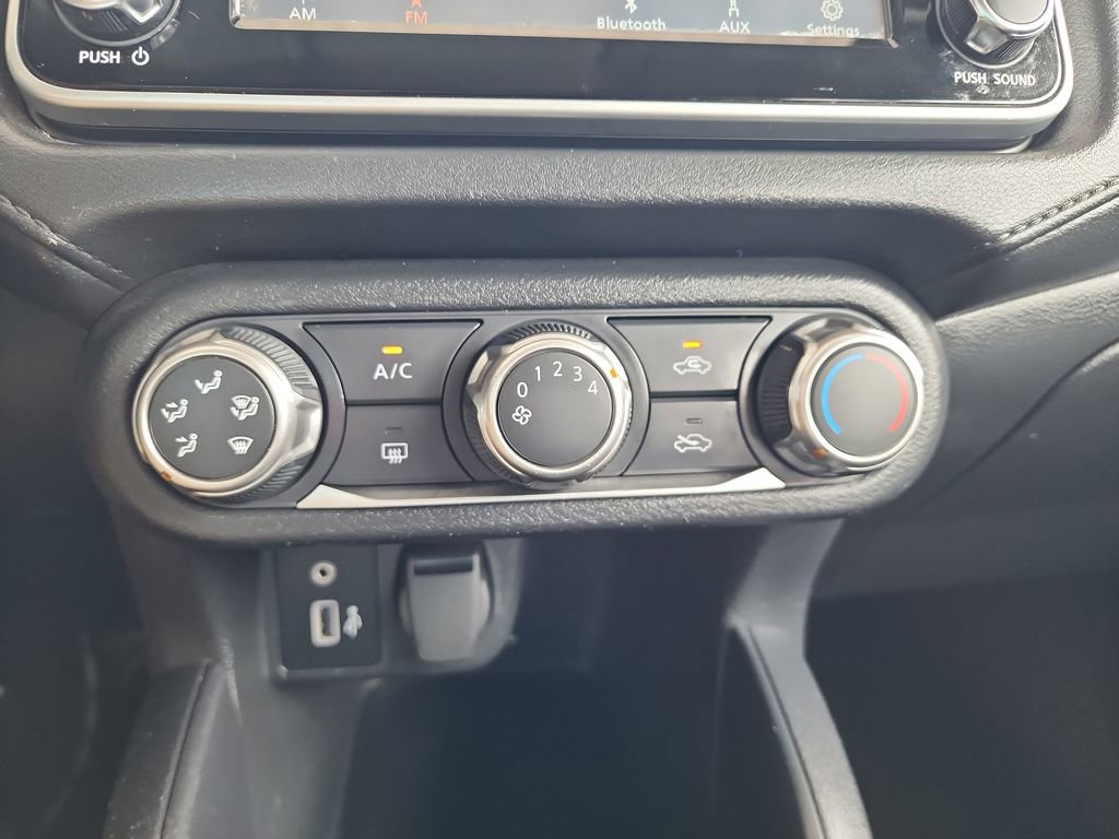 Used 2022 Nissan Versa S FWD image 29