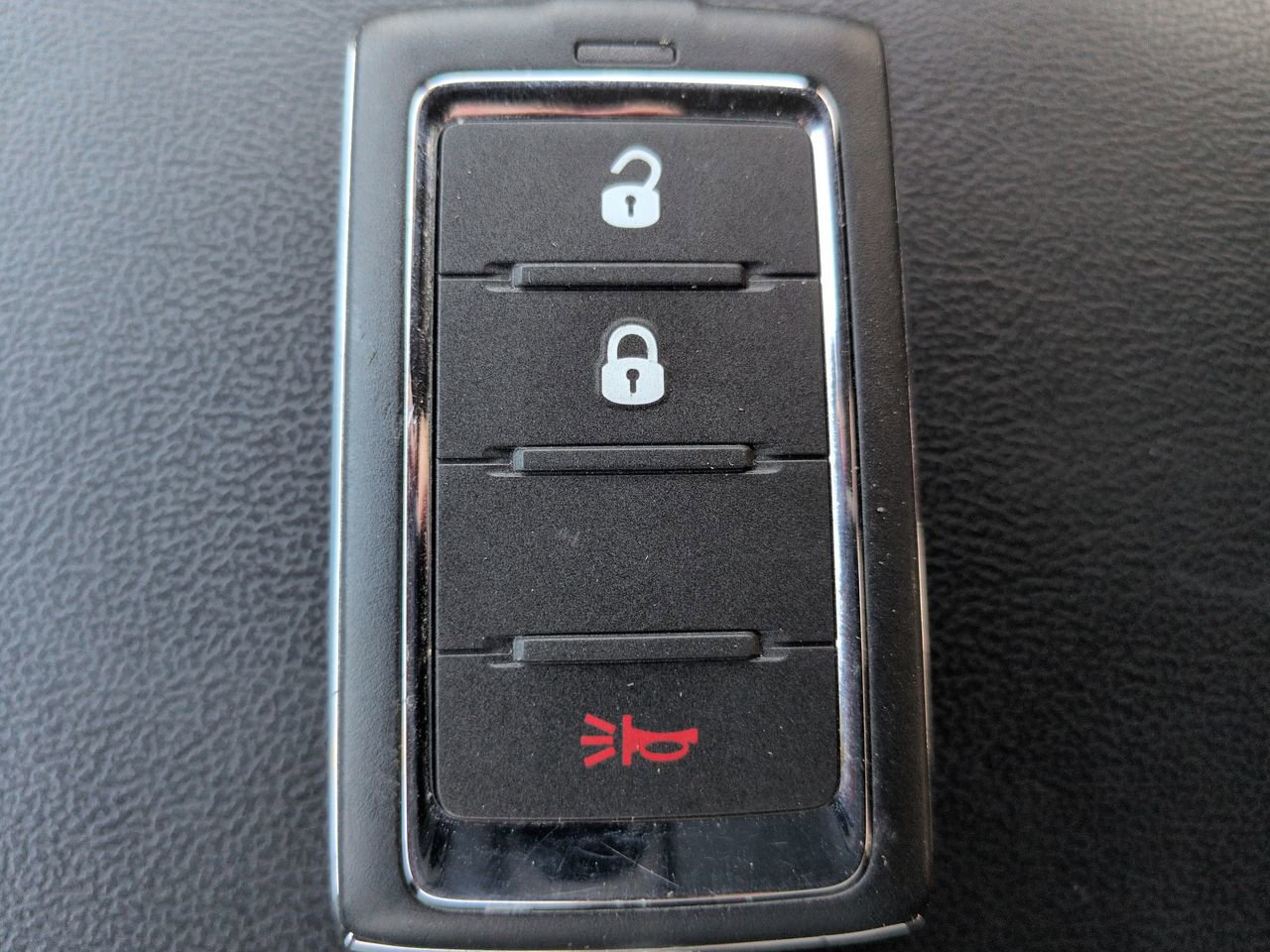 Used 2025 Jeep Grand Cherokee Laredo X image 30