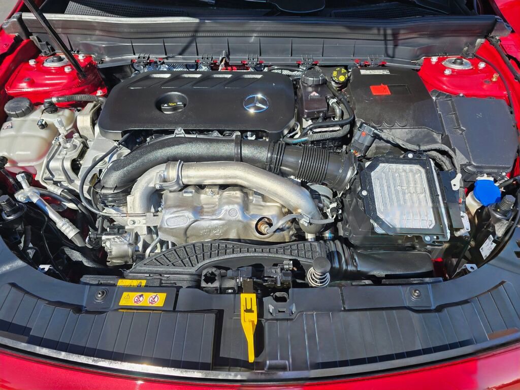 Certified 2025 Mercedes-Benz GLB 250 4MATIC image 10