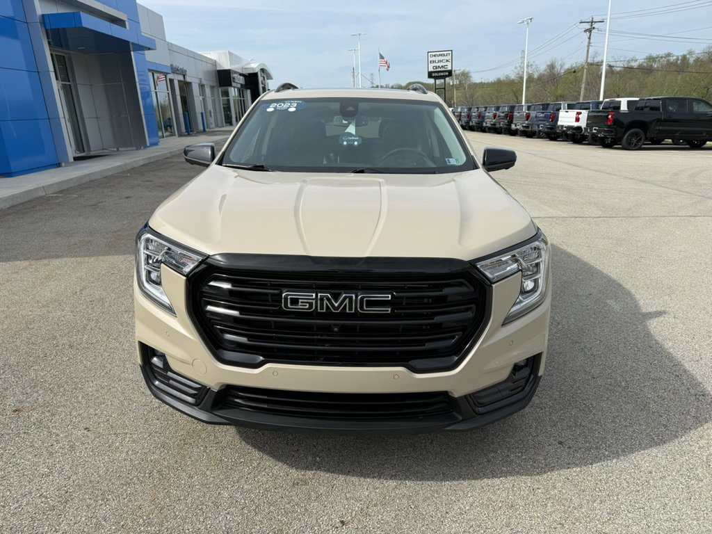 Used 2023 GMC Terrain SLT w/ Tech Package AWD/4WD image 8