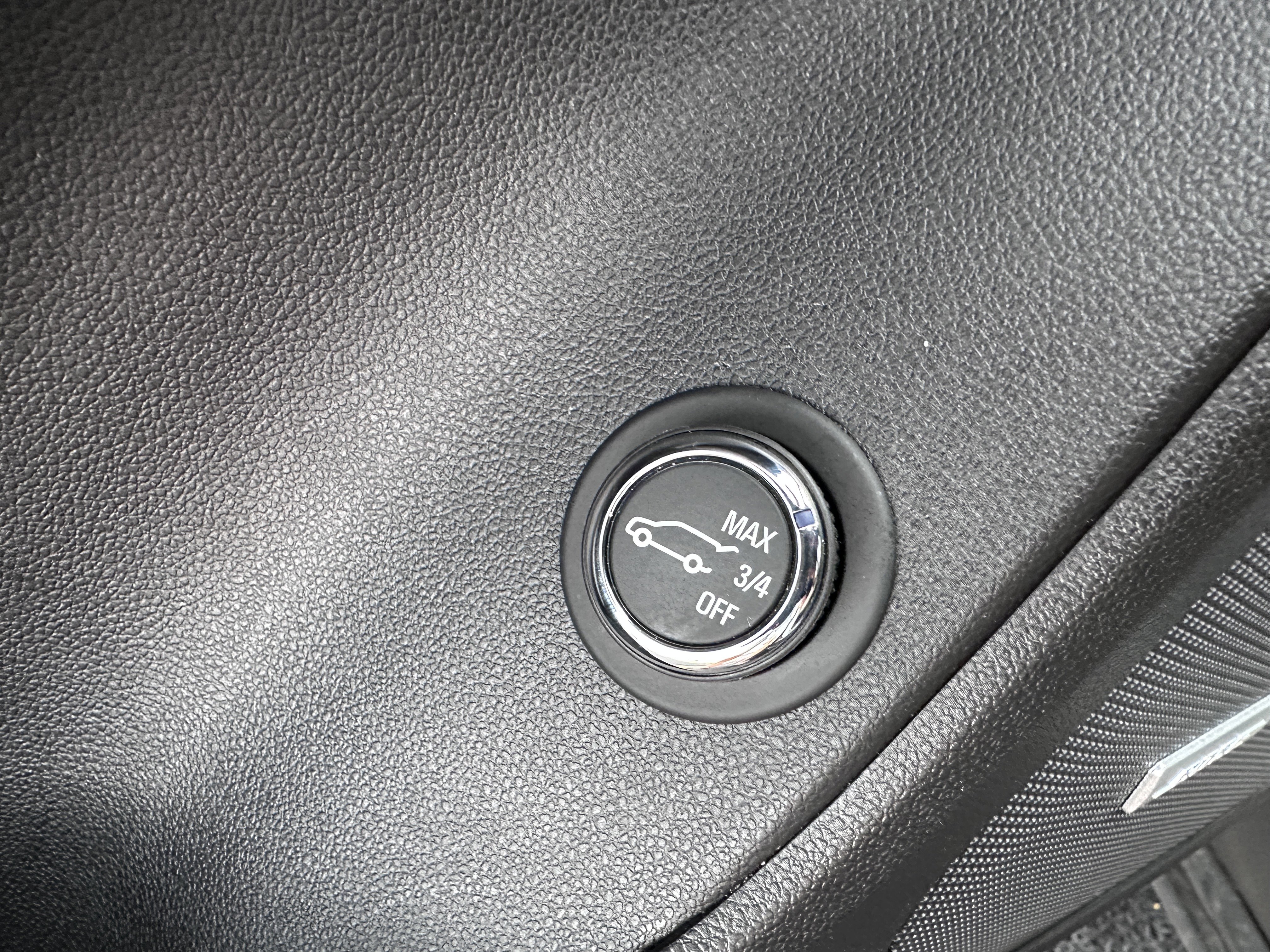 Used 2024 Chevrolet Blazer Premier w/ Driver Confidence II Package image 18