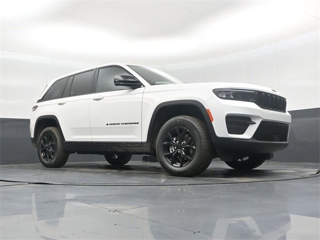 New 2025 Jeep Grand Cherokee Laredo image 38