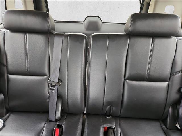 Used 2011 Chevrolet Suburban LT image 15