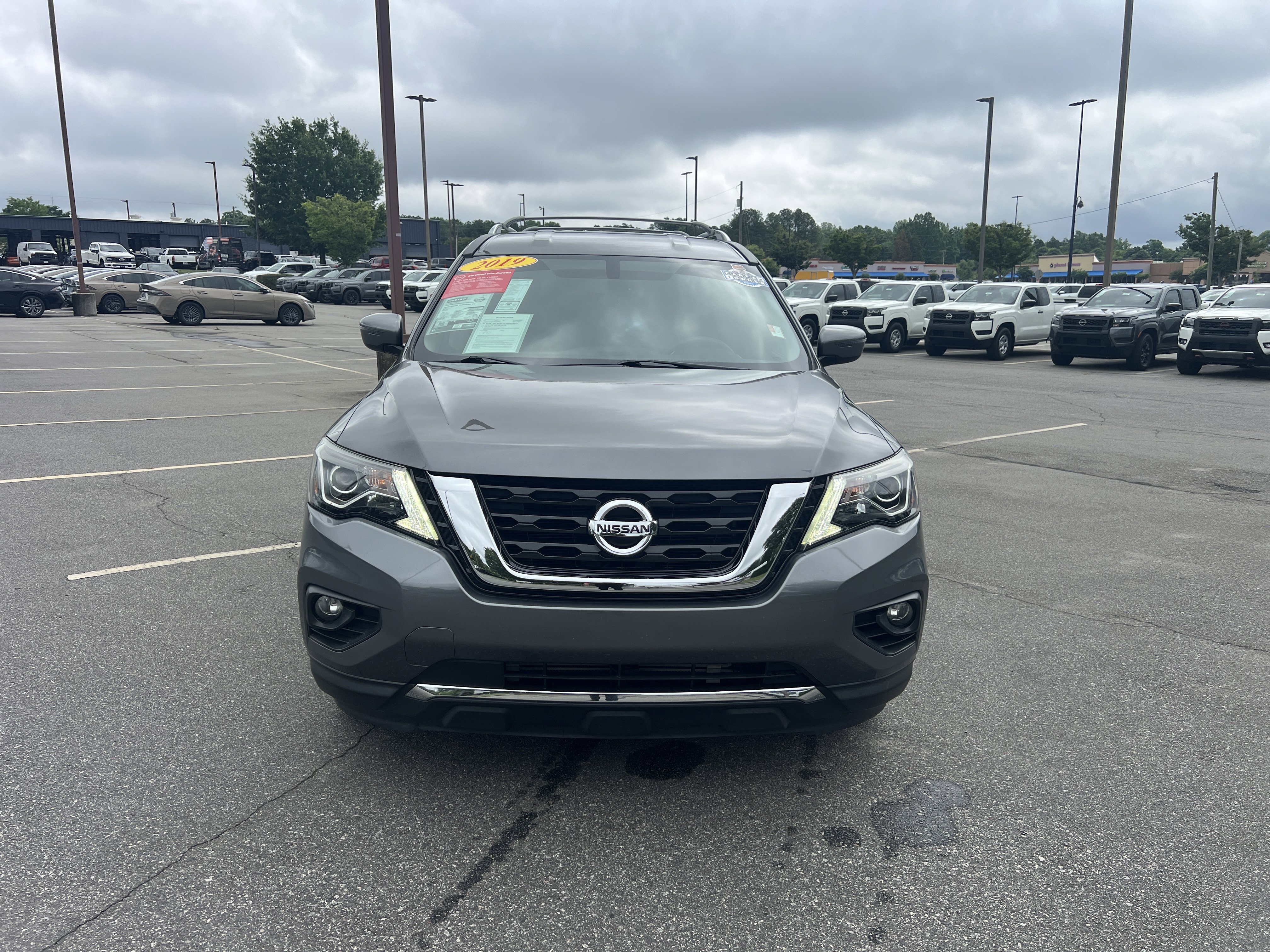 Certified 2019 Nissan Pathfinder SV FWD image 2
