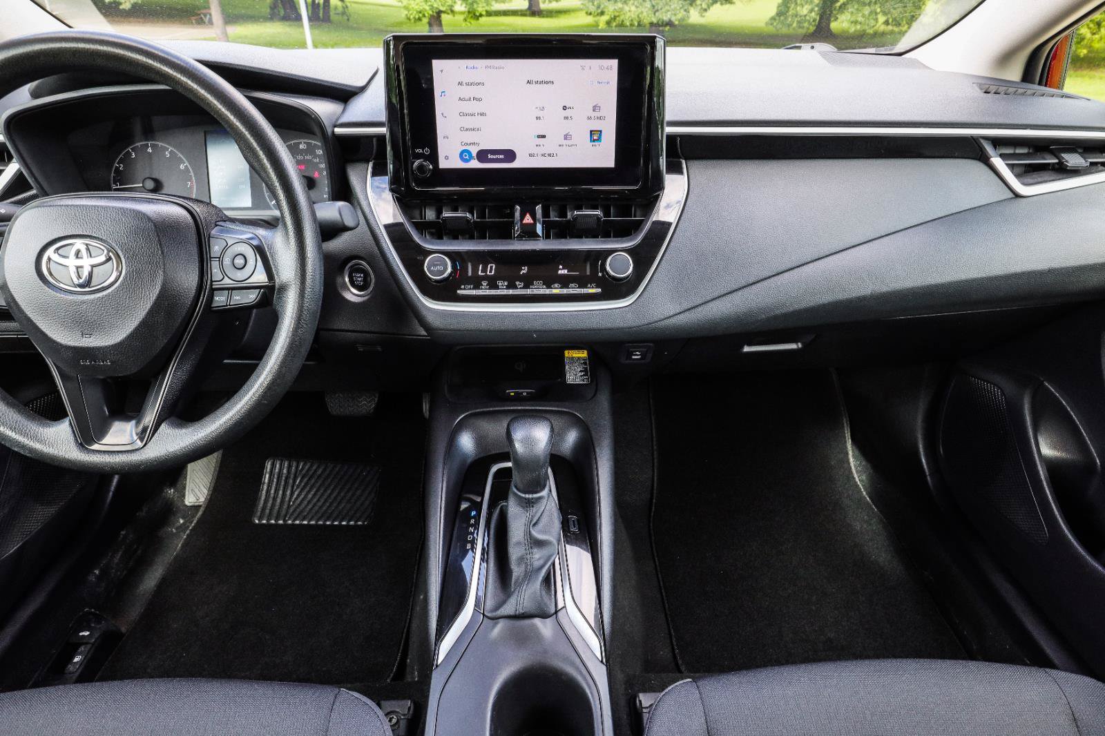 Used 2025 Toyota Corolla LE w/ LE Premium Package FWD image 27
