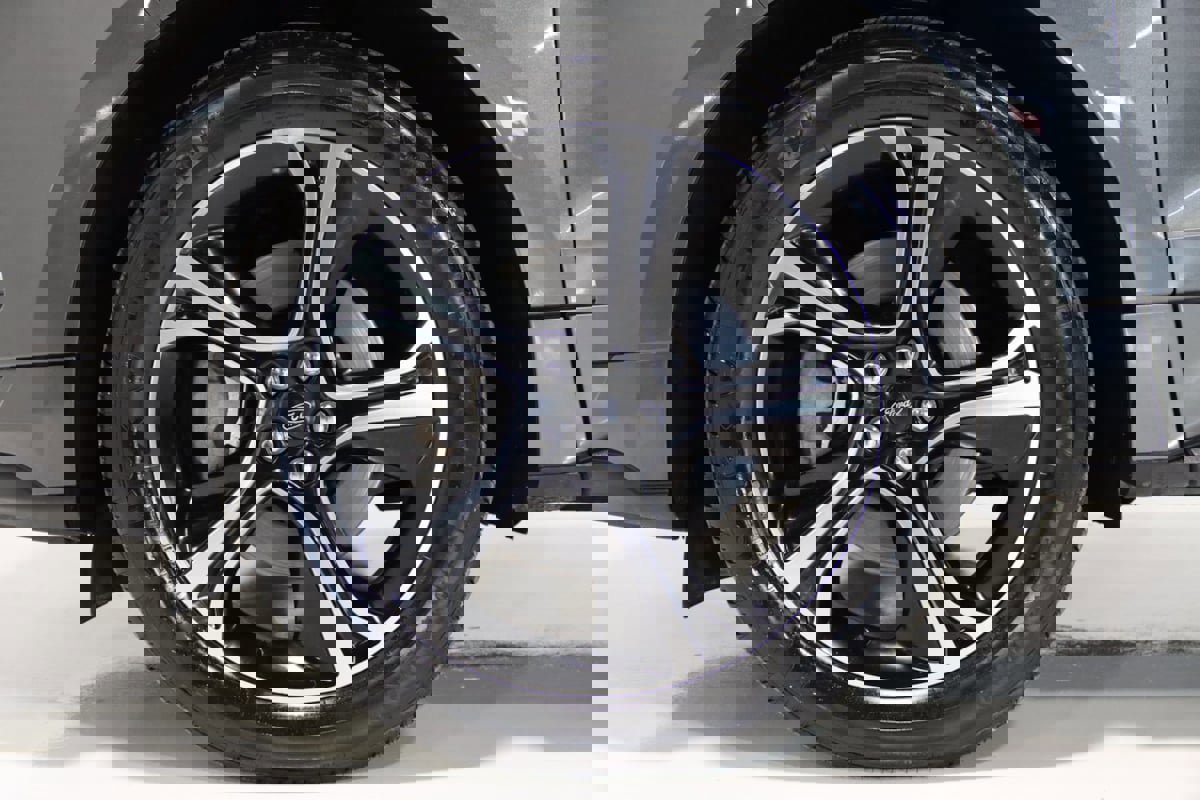 Used 2019 Ford Edge ST w/ Cold Weather Package image 73