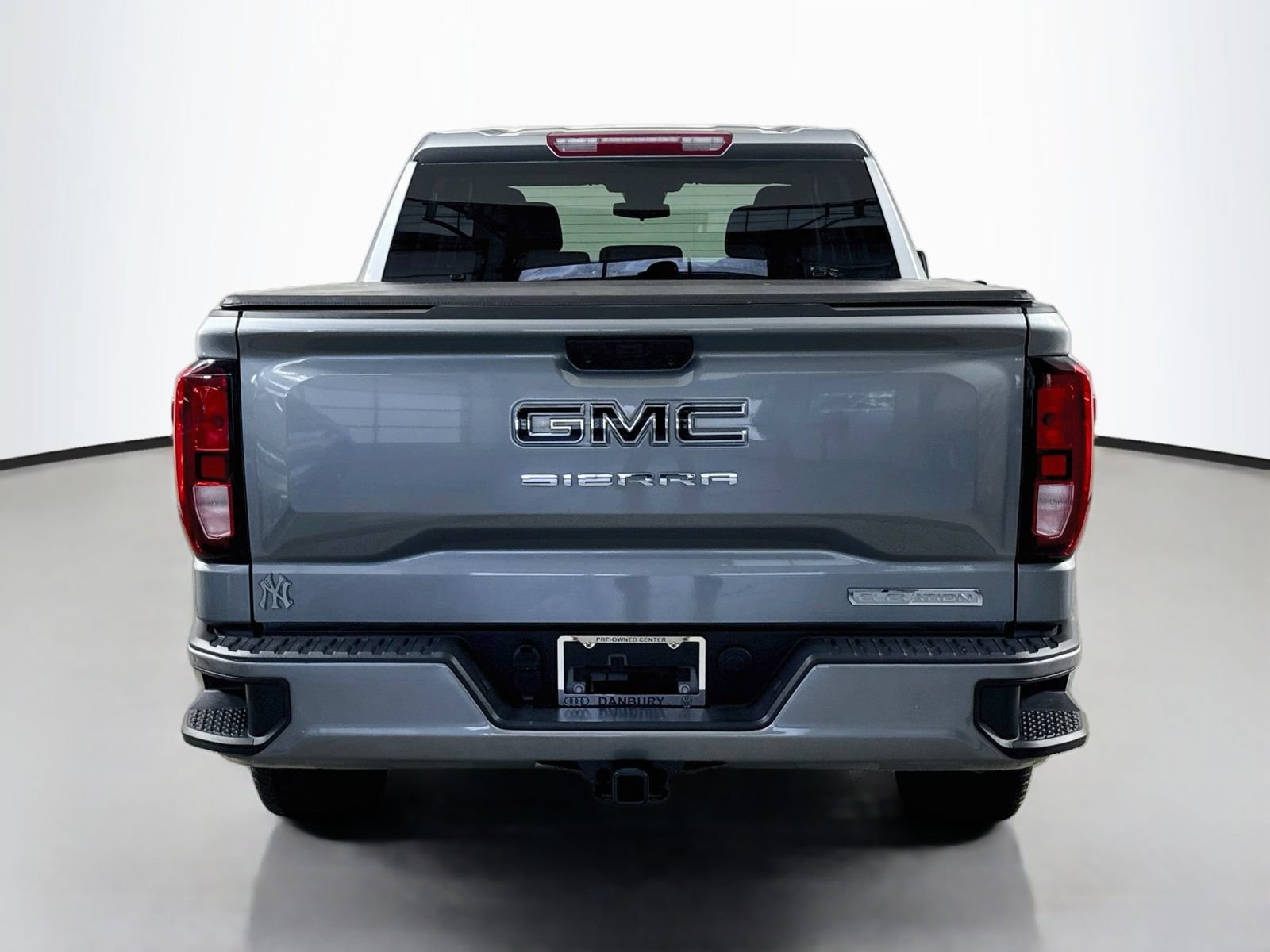Used 2024 GMC Sierra 1500 Elevation w/ LPO, Elevation Black Package AWD/4WD image 10