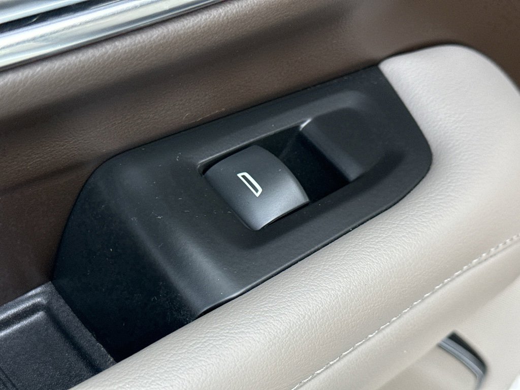 Used 2022 Chevrolet Tahoe LT w/ Luxury Package image 30