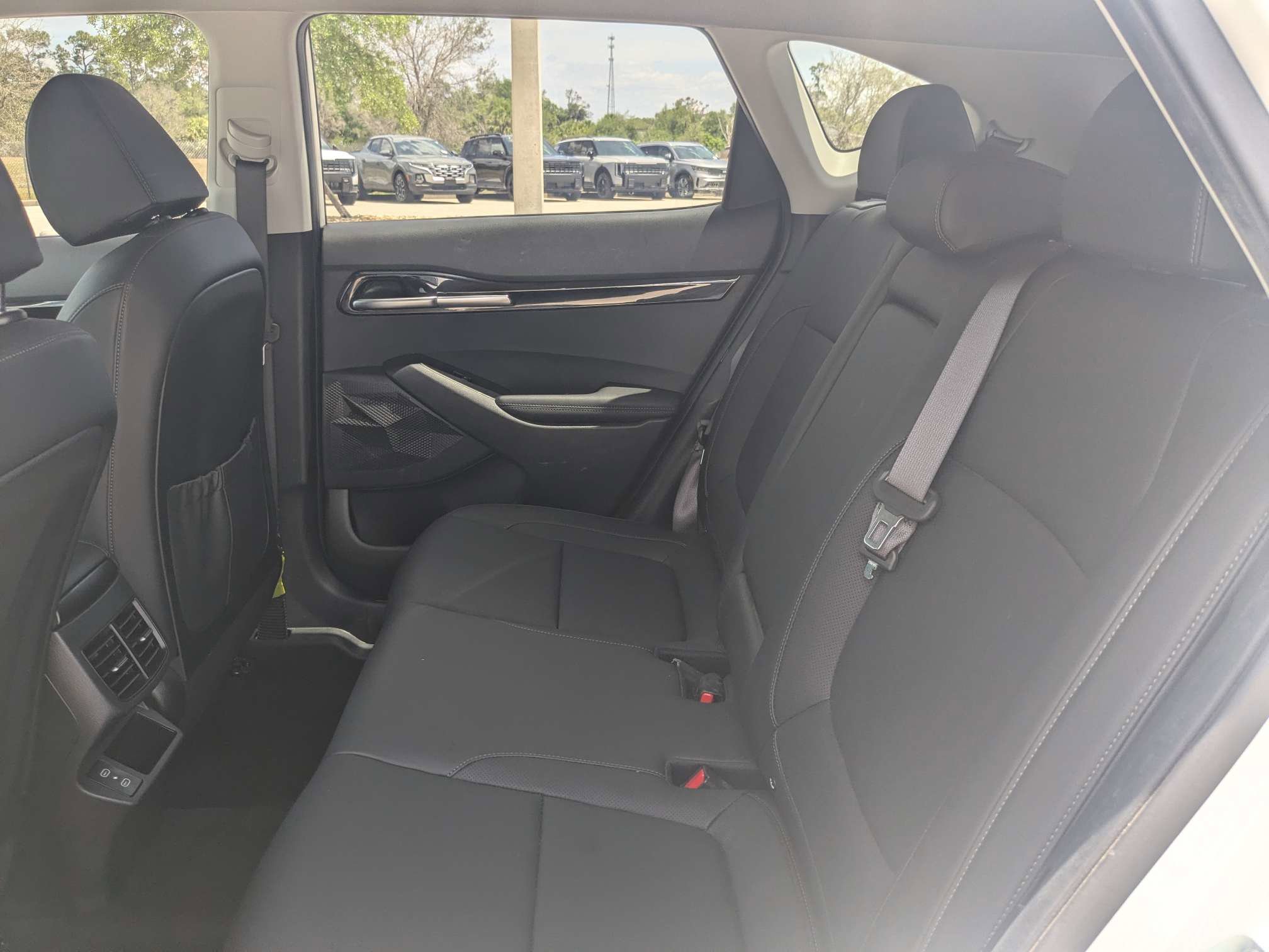 Used 2024 Kia Seltos EX FWD image 13