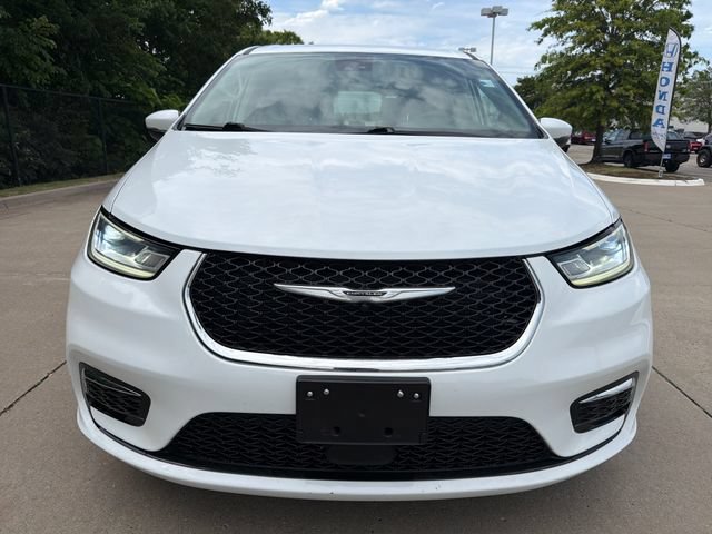 Used 2023 Chrysler Pacifica Touring-L FWD image 8