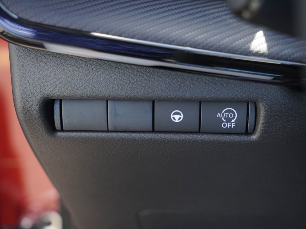 Certified 2025 Nissan Kicks SR image 10