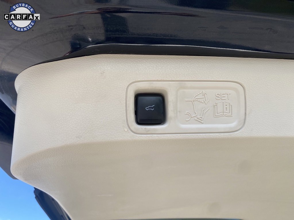 Used 2021 Lincoln Navigator Black Label w/ Cargo Convenience Package image 19