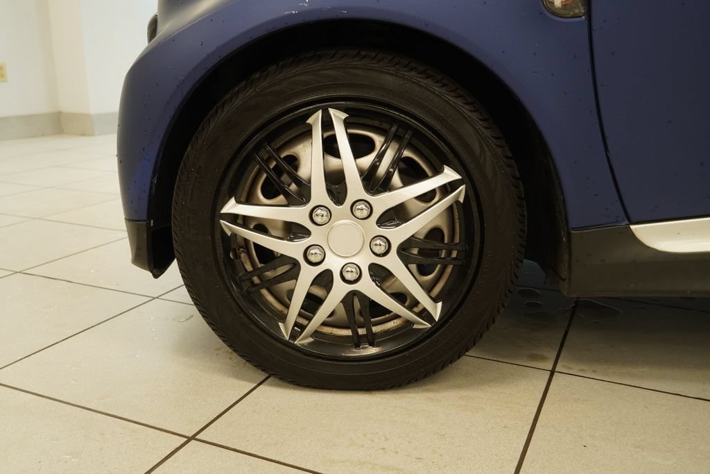 Used 2015 smart fortwo pure RWD image 14