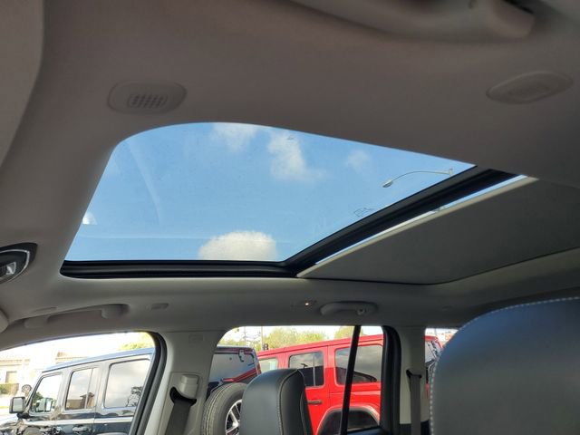 Used 2022 Jeep Grand Cherokee Limited 4xe image 31