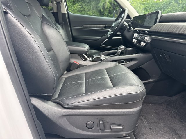Certified 2024 Kia Telluride EX w/ EX Captain's Chair Package FWD image 16