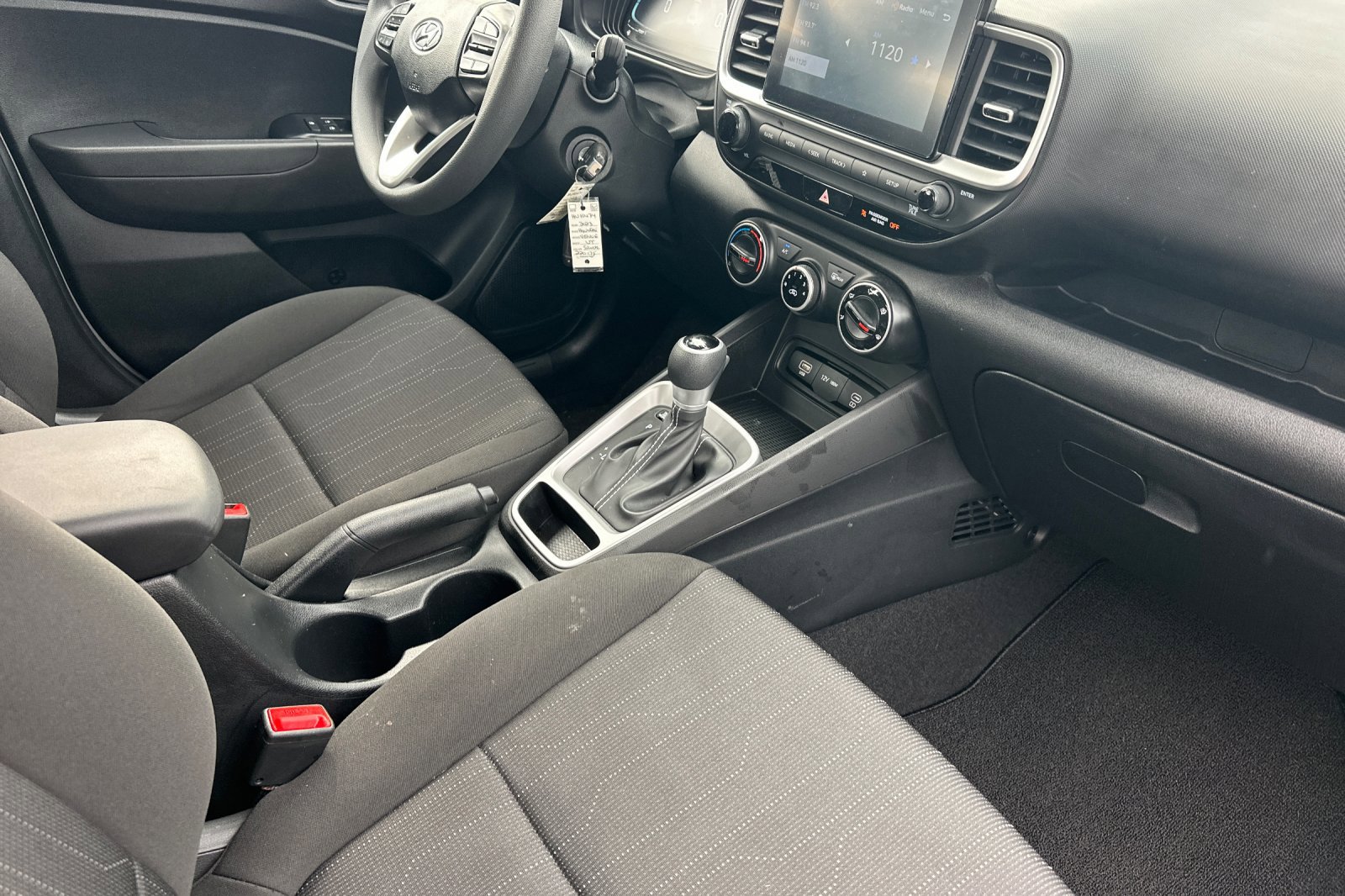 Used 2023 Hyundai Venue SE image 16