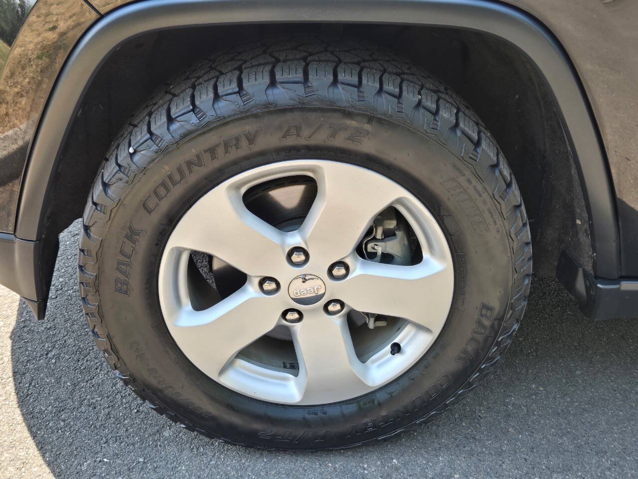 Used 2012 Jeep Grand Cherokee Laredo AWD/4WD image 30