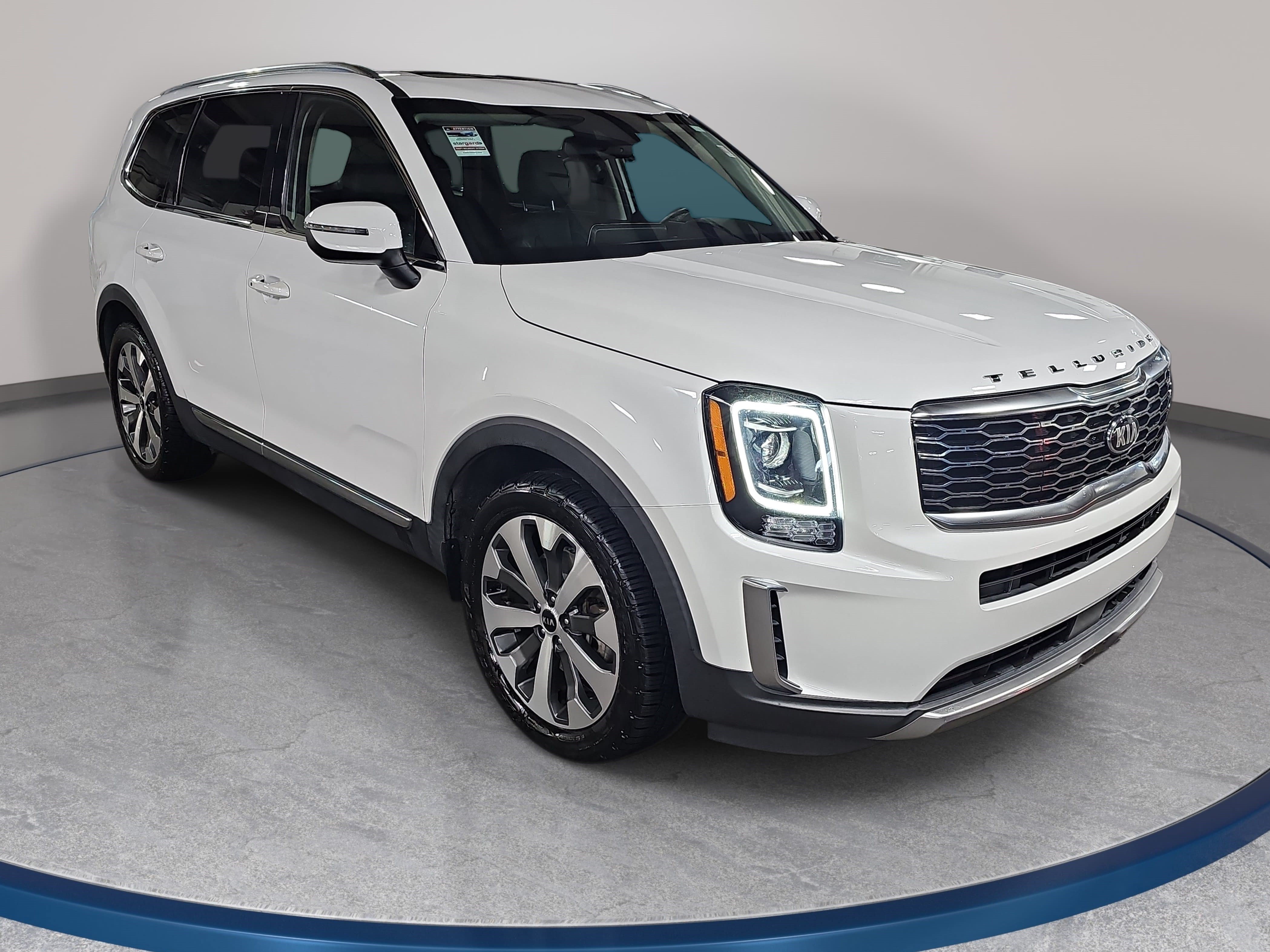 Used 2020 Kia Telluride EX w/ EX Premium Package AWD/4WD image 3