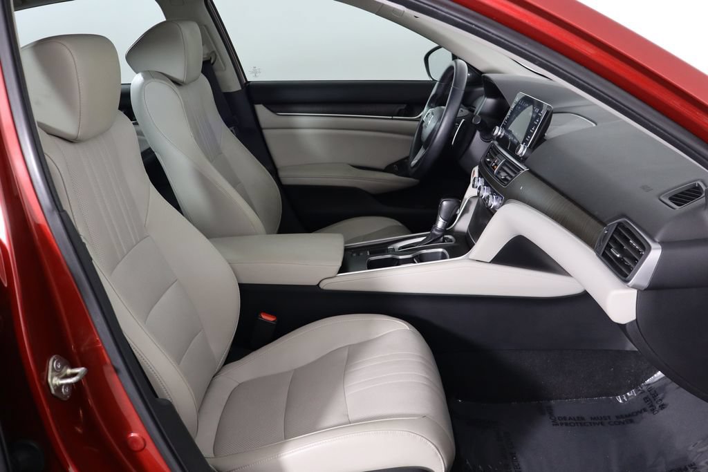 Used 2018 Honda Accord Touring image 17