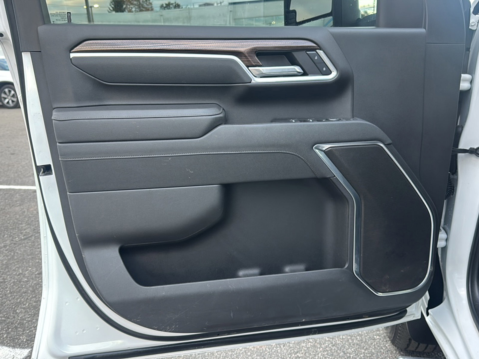 Used 2025 Chevrolet Silverado 2500 LT w/ Convenience Package image 14