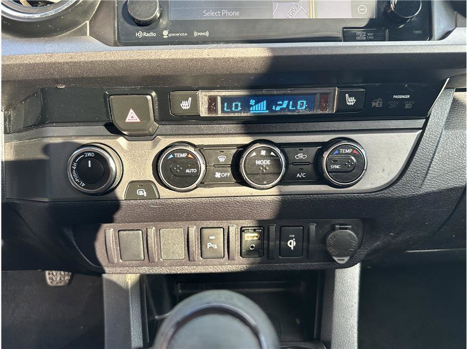 Used 2017 Toyota Tacoma TRD Off-Road image 24