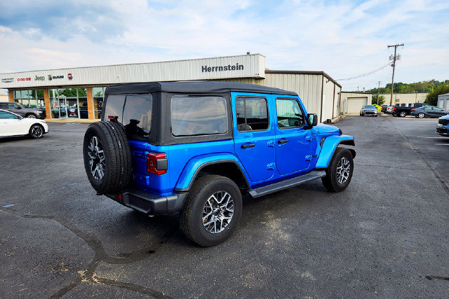 Used 2025 Jeep Wrangler Unlimited Sahara AWD/4WD image 20