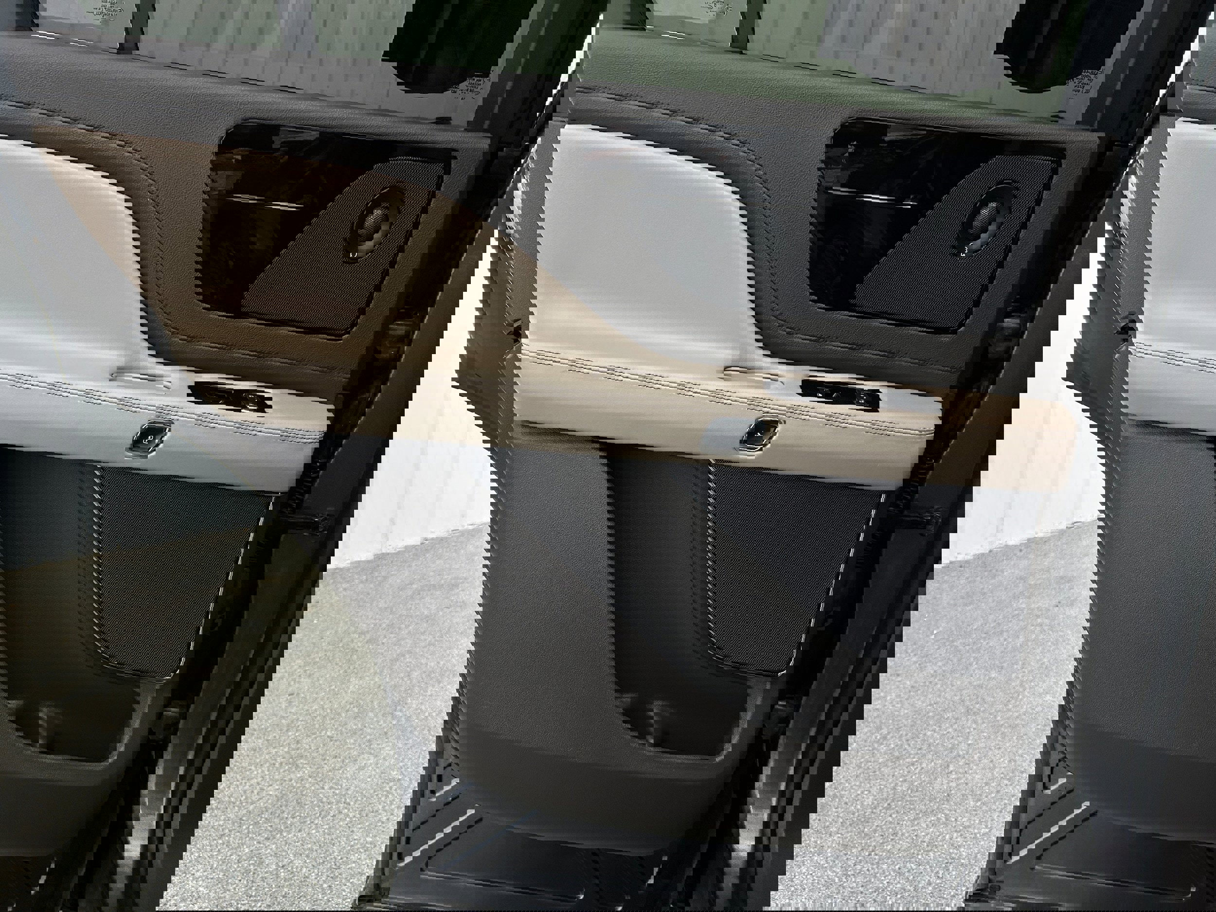 Used 2020 Lincoln Aviator Reserve w/ Class IV Trailer Tow Package image 24