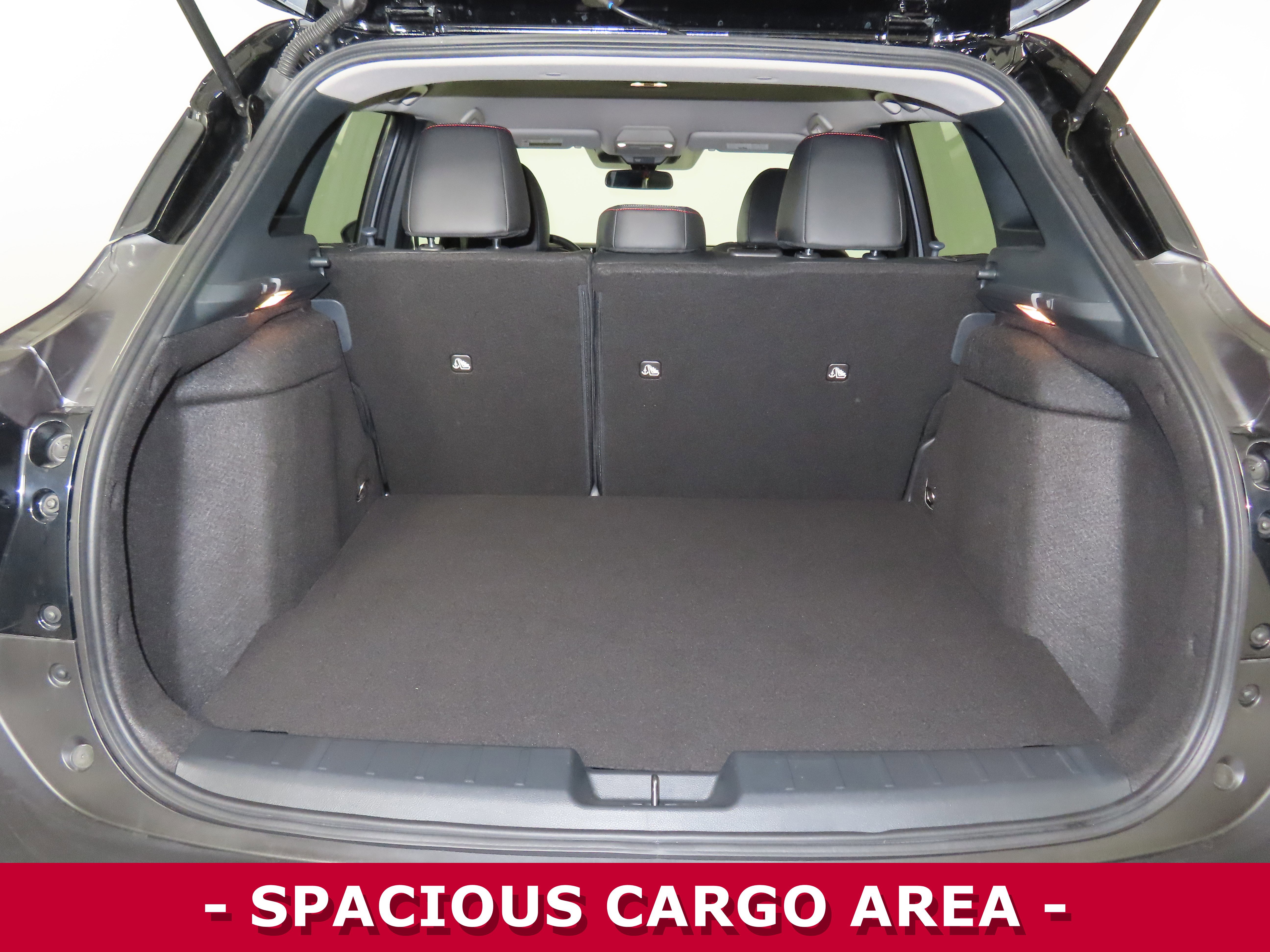 Certified 2025 Nissan Kicks SR image 26