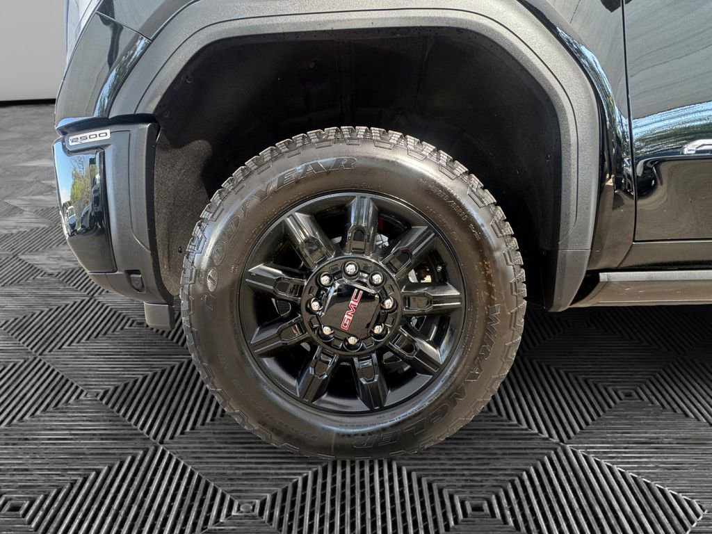 Used 2026 GMC Sierra 2500 AT4 w/ AT4 Premium Plus Package image 9