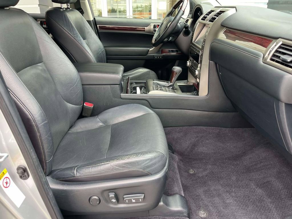 Used 2015 Lexus GX 460 w/ Premium Package AWD/4WD image 24