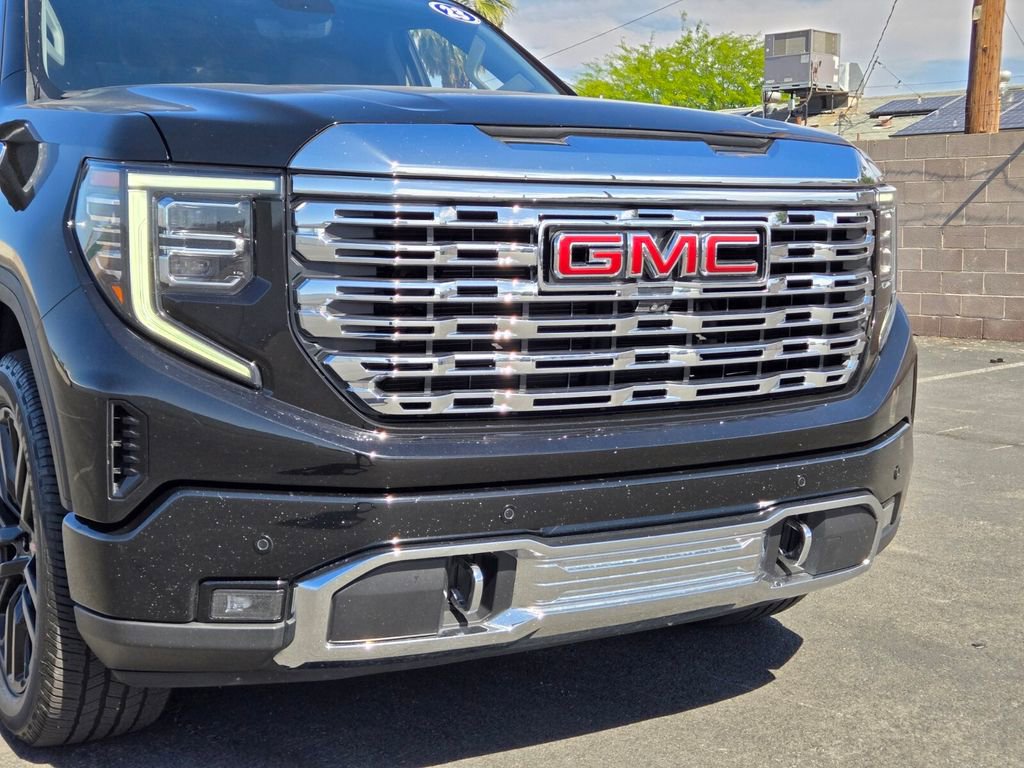 Used 2023 GMC Sierra 1500 Denali w/ Technology Package AWD/4WD image 8