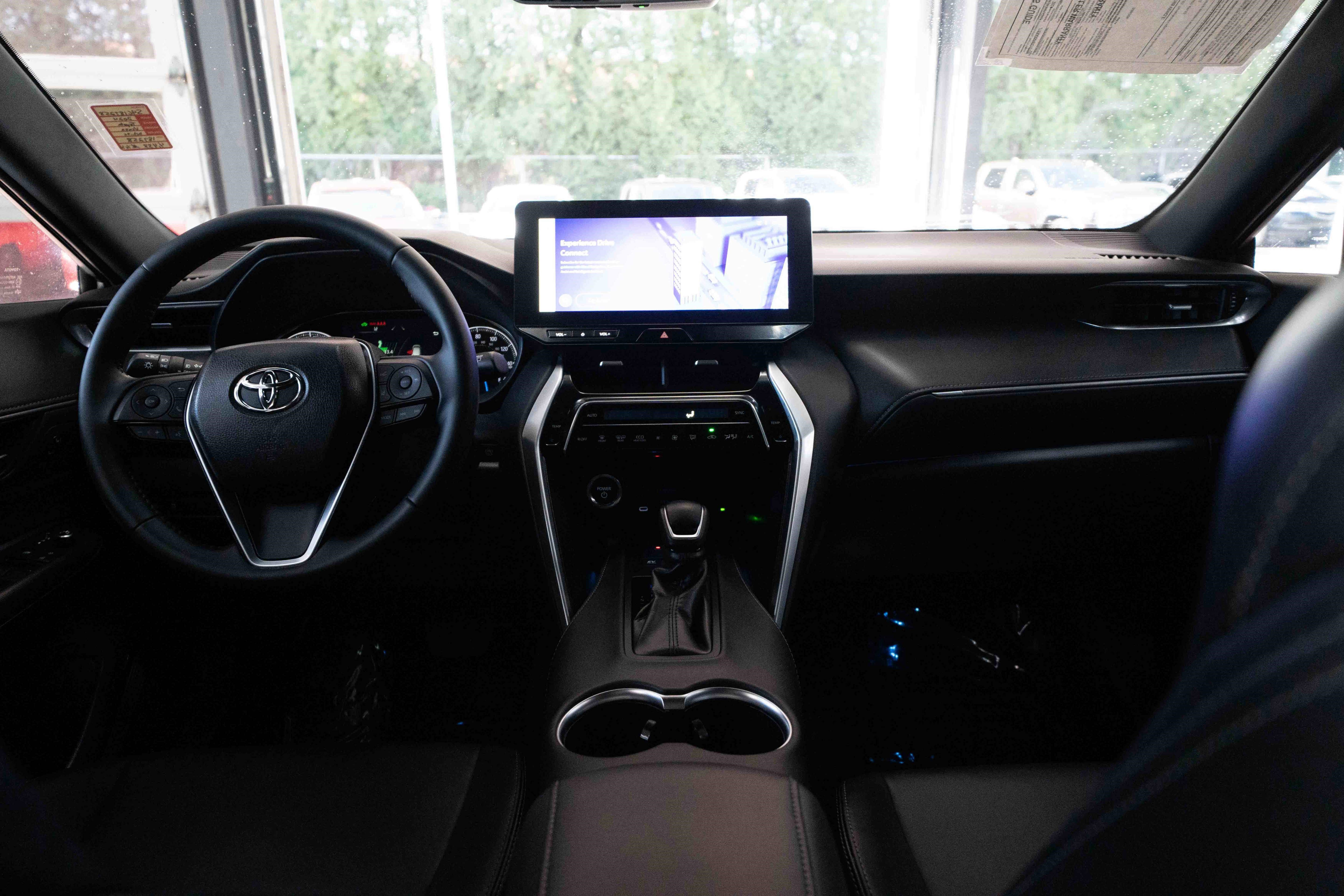 Used 2024 Toyota Venza XLE AWD/4WD image 20