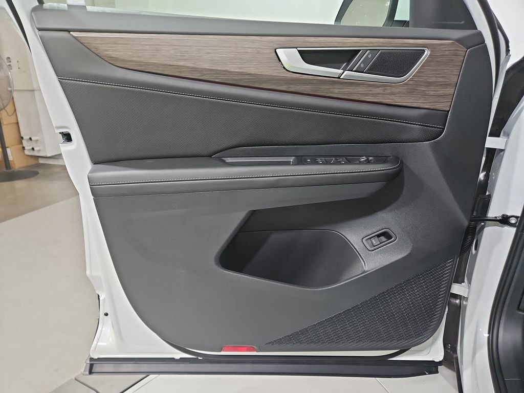 New 2026 Volkswagen Atlas SEL image 10