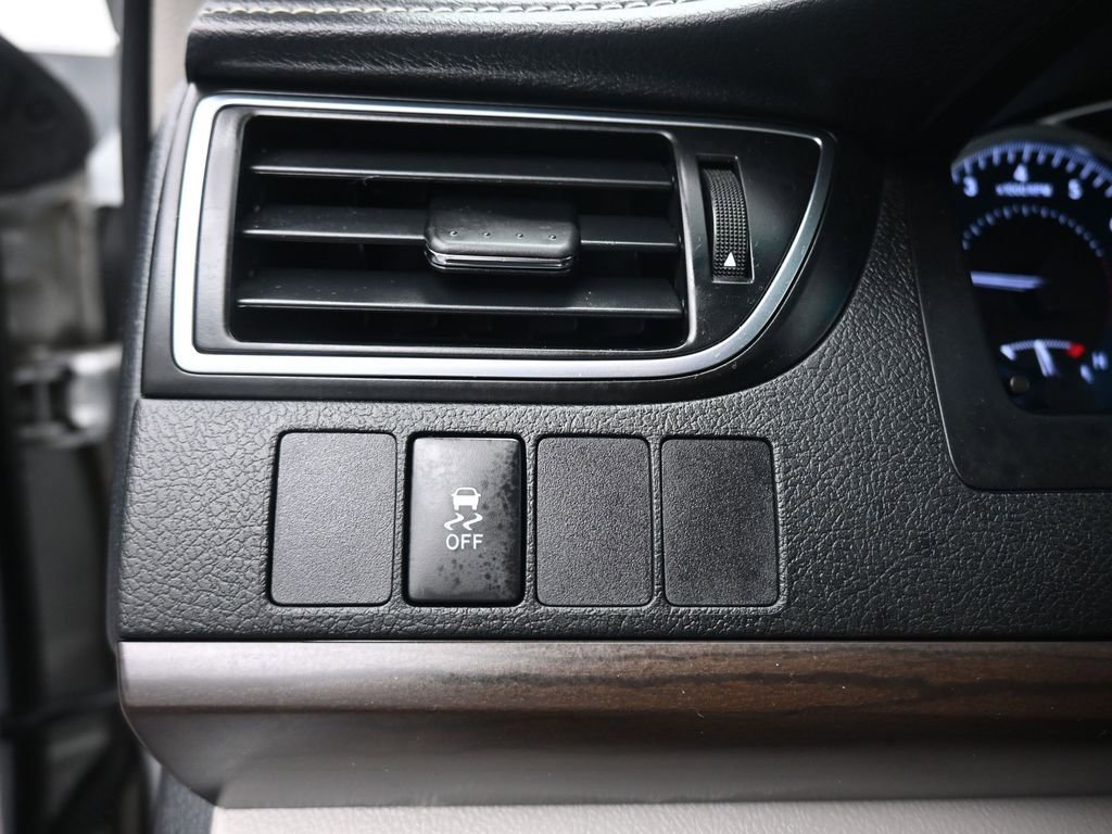 Used 2017 Toyota Camry LE image 23