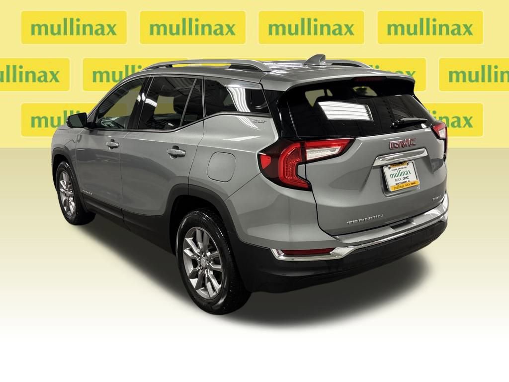 Certified 2024 GMC Terrain SLT image 17