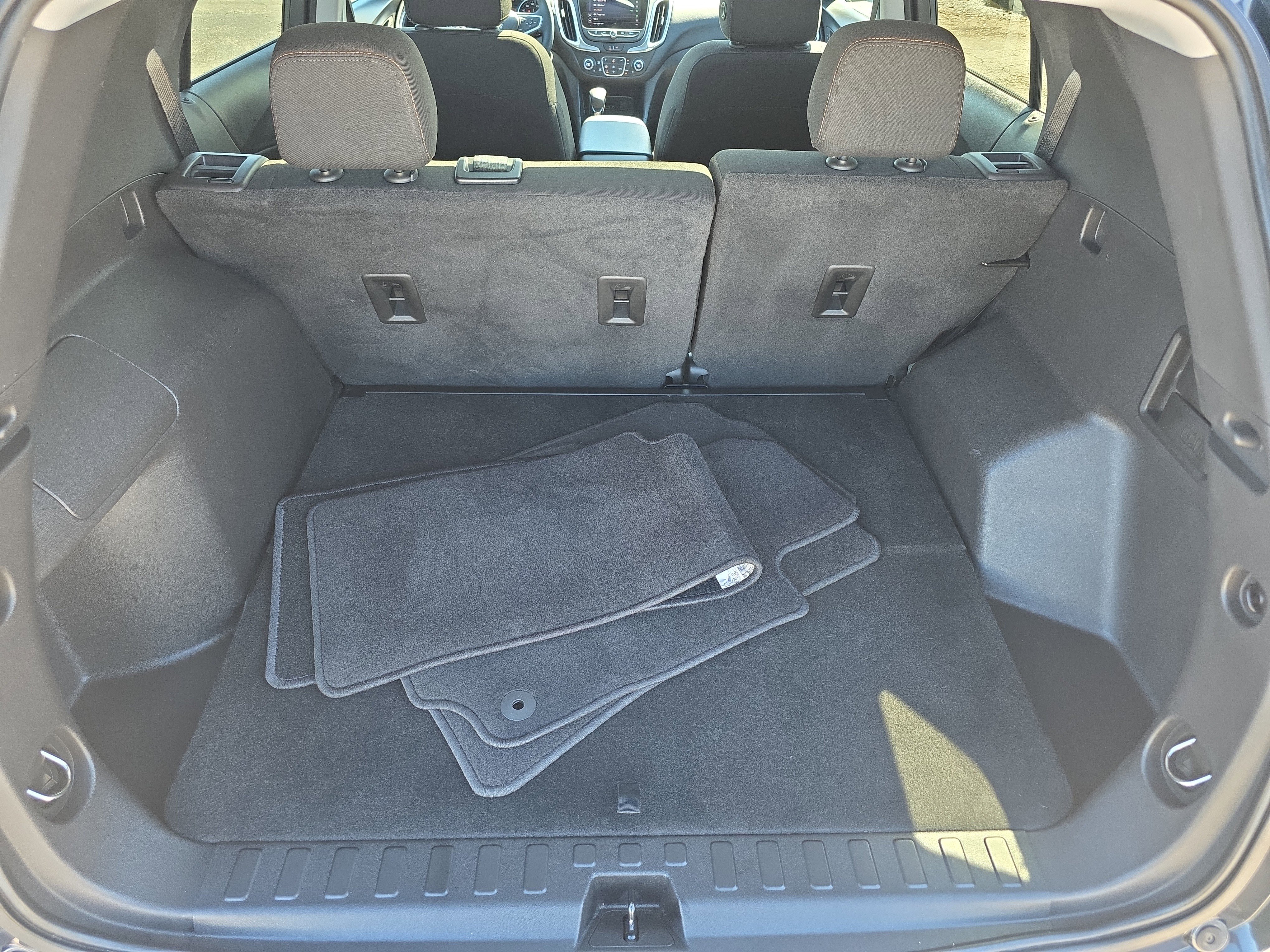 Used 2023 Chevrolet Equinox LT FWD image 12