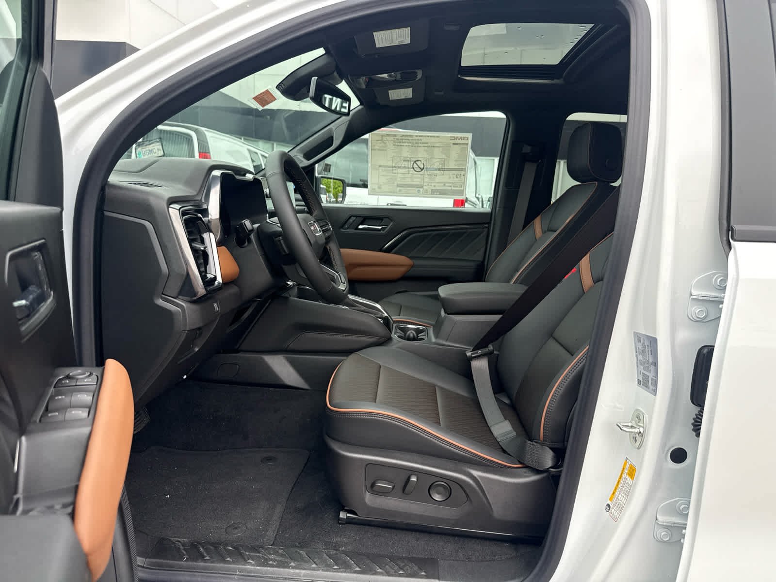 New 2026 GMC Canyon AT4 w/ Technology Plus Package AWD/4WD image 13