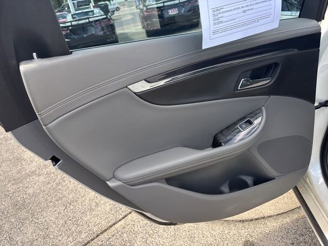 Used 2014 Chevrolet Impala LTZ FWD image 30