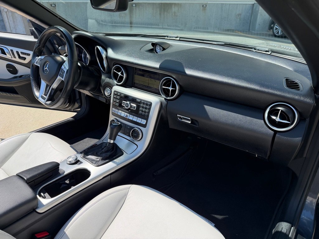 Used 2012 Mercedes-Benz SLK 350 image 15