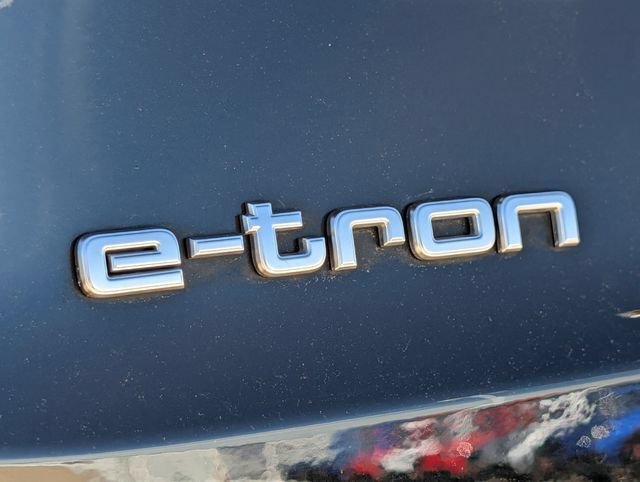 Used 2023 Audi e-tron Premium Plus AWD/4WD image 14