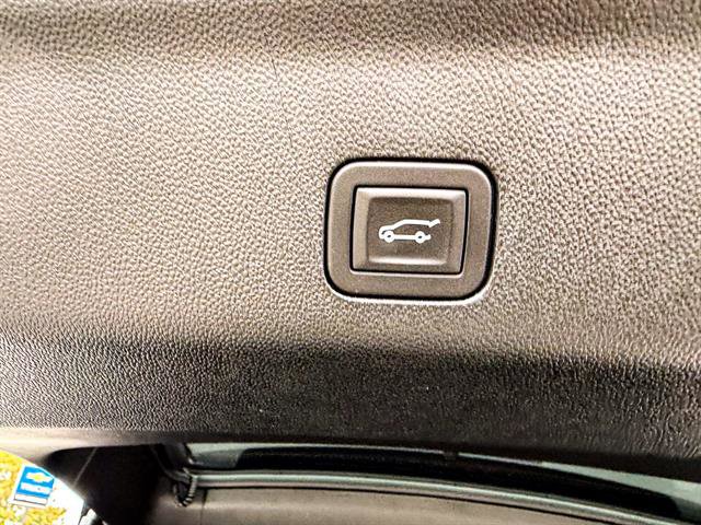 Used 2025 Chevrolet Suburban High Country AWD/4WD image 42