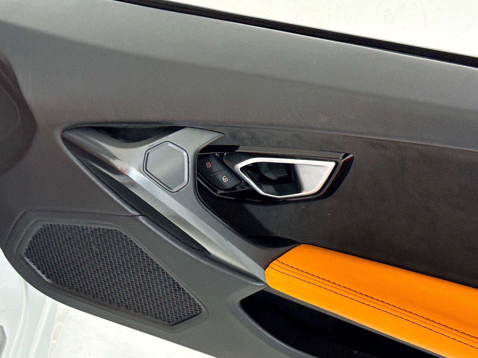 Used 2019 Lamborghini Huracan LP 580-2 RWD image 29