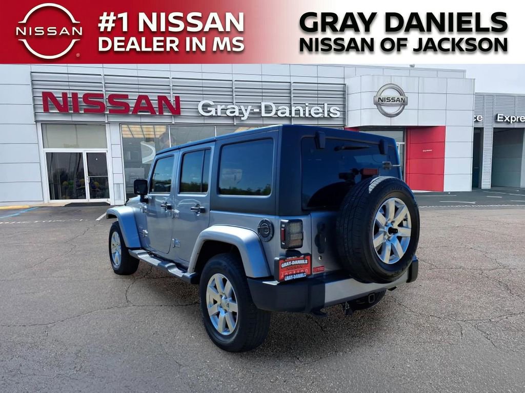 Used 2018 Jeep Wrangler Unlimited Sahara w/ Connectivity Group image 5