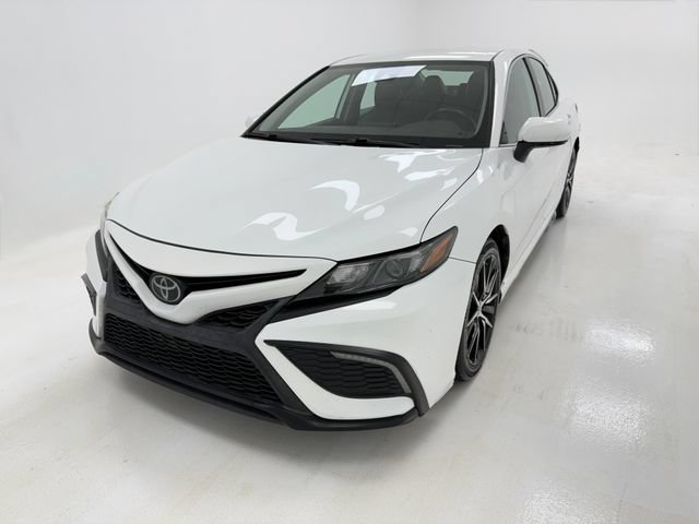 Used 2022 Toyota Camry SE FWD image 4